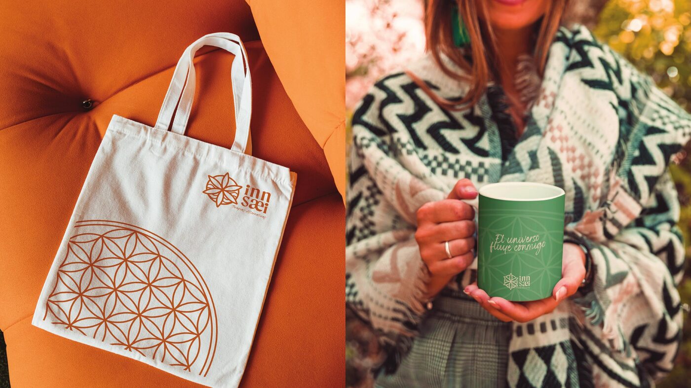 Inn Saei — tote bag y taza con identidad